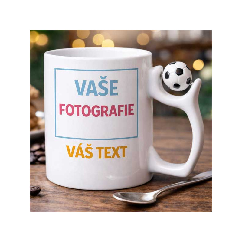 Hrnek s míčem v oušku