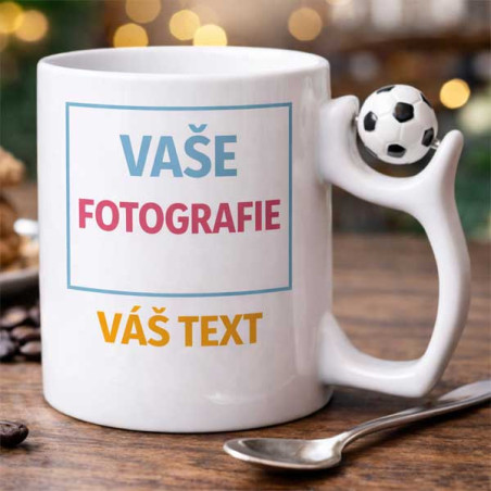 Hrnek s míčem v oušku